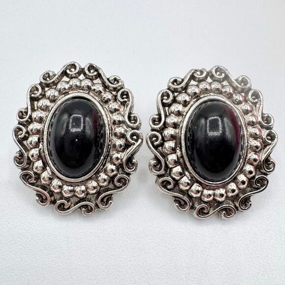Vintage Gloria Johnson Black Lucite Oval Cabochon Ornate Cameo Style Earrings - Picture 1 of 9